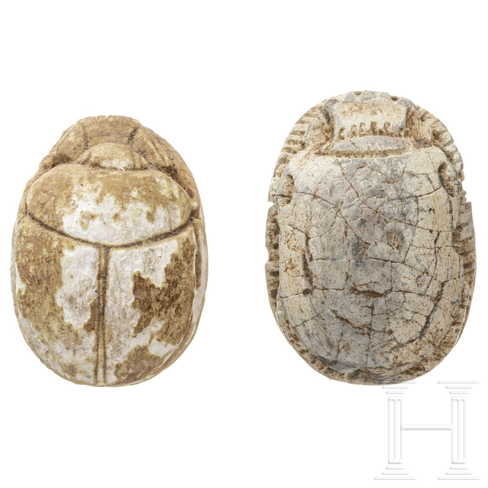 Zwei Amulettskarabäen, altägyptisch, 2. - 1. Jtsd. v. Chr.