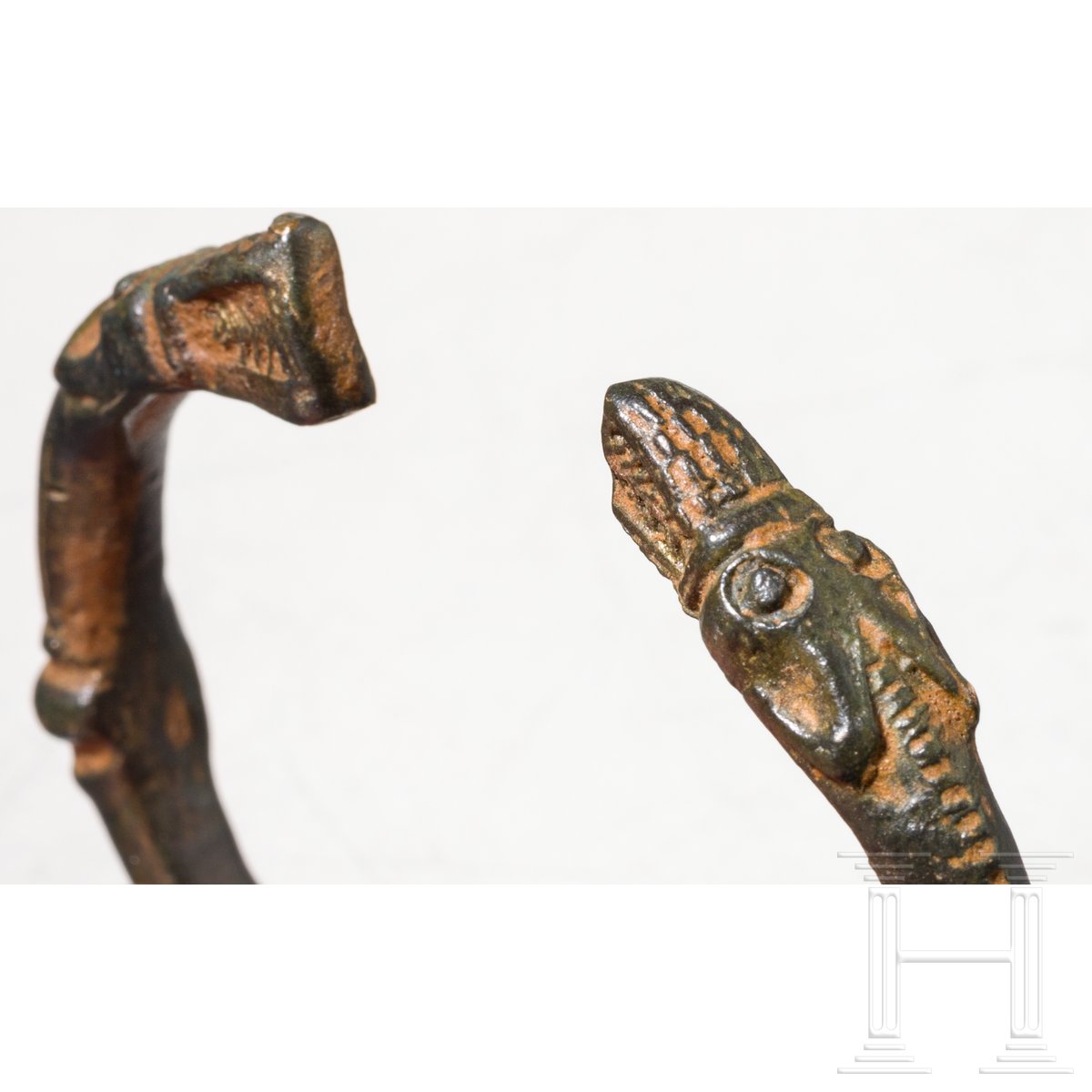 Bronzener Armreif mit Drachenkopfenden, keltisch, 5. Jhdt. v. Chr. - Image 3 of 5
