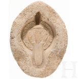 Öllampen-Kalksteinmodell mit dem Motiv des Josua und Kaleb, römisch, 4. Jhdt.