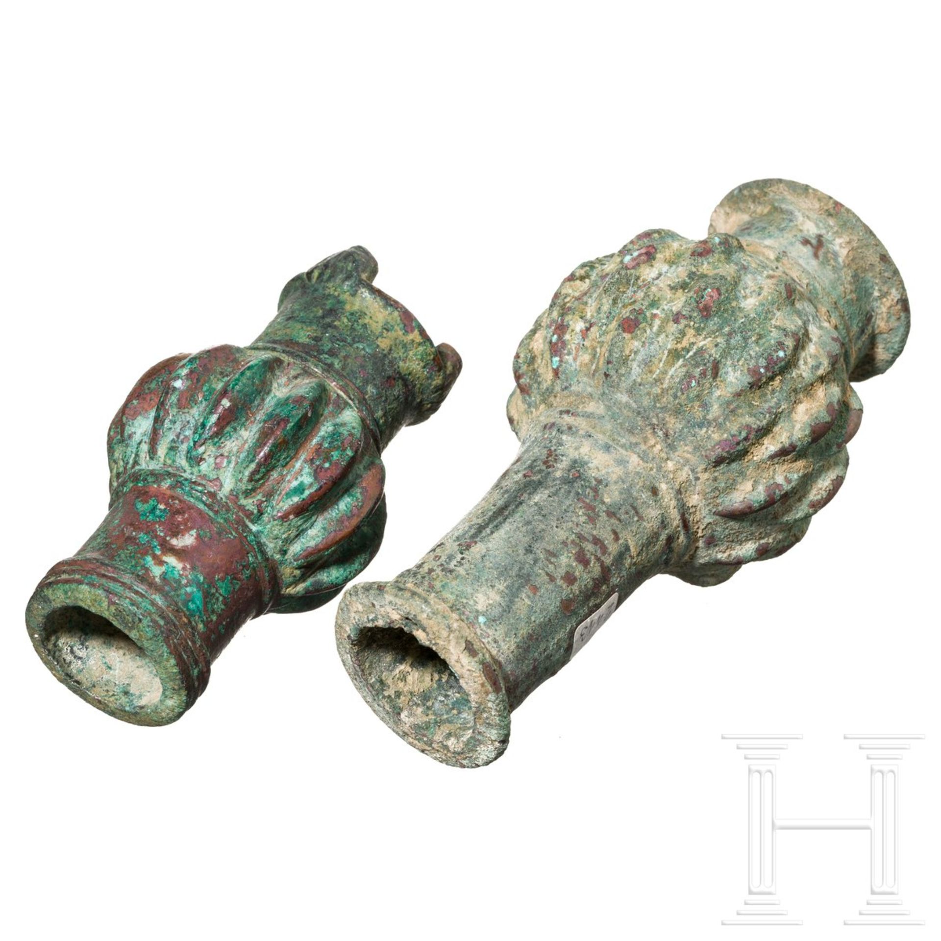 Zwei bronzene Keulenköpfe, Luristan, Westiran, Eisenzeit III, 8. - 7. Jhdt. v. Chr. - Image 3 of 3