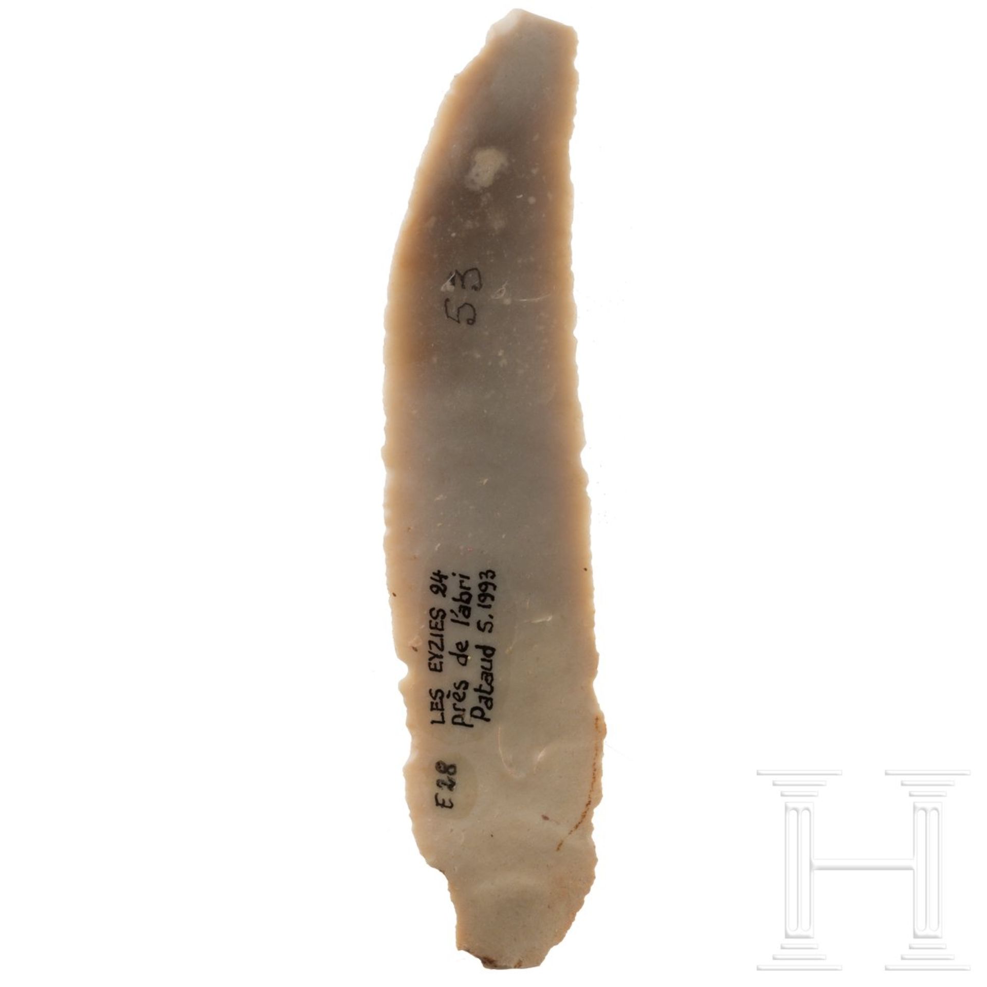 Lange Klinge aus hellem Flint, Dordogne, Frankreich, Jungpaläolithikum, ca. 30.000 - 20.000 v. C - Bild 2 aus 3