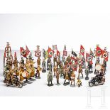 Ca. 120 neuzeitliche Massefiguren Lineol, Elastolin, Miniforma - Fahnenträger, Motorräder und a