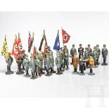 28 Figuren - stillgestandene Fahnenträger und Offiziere