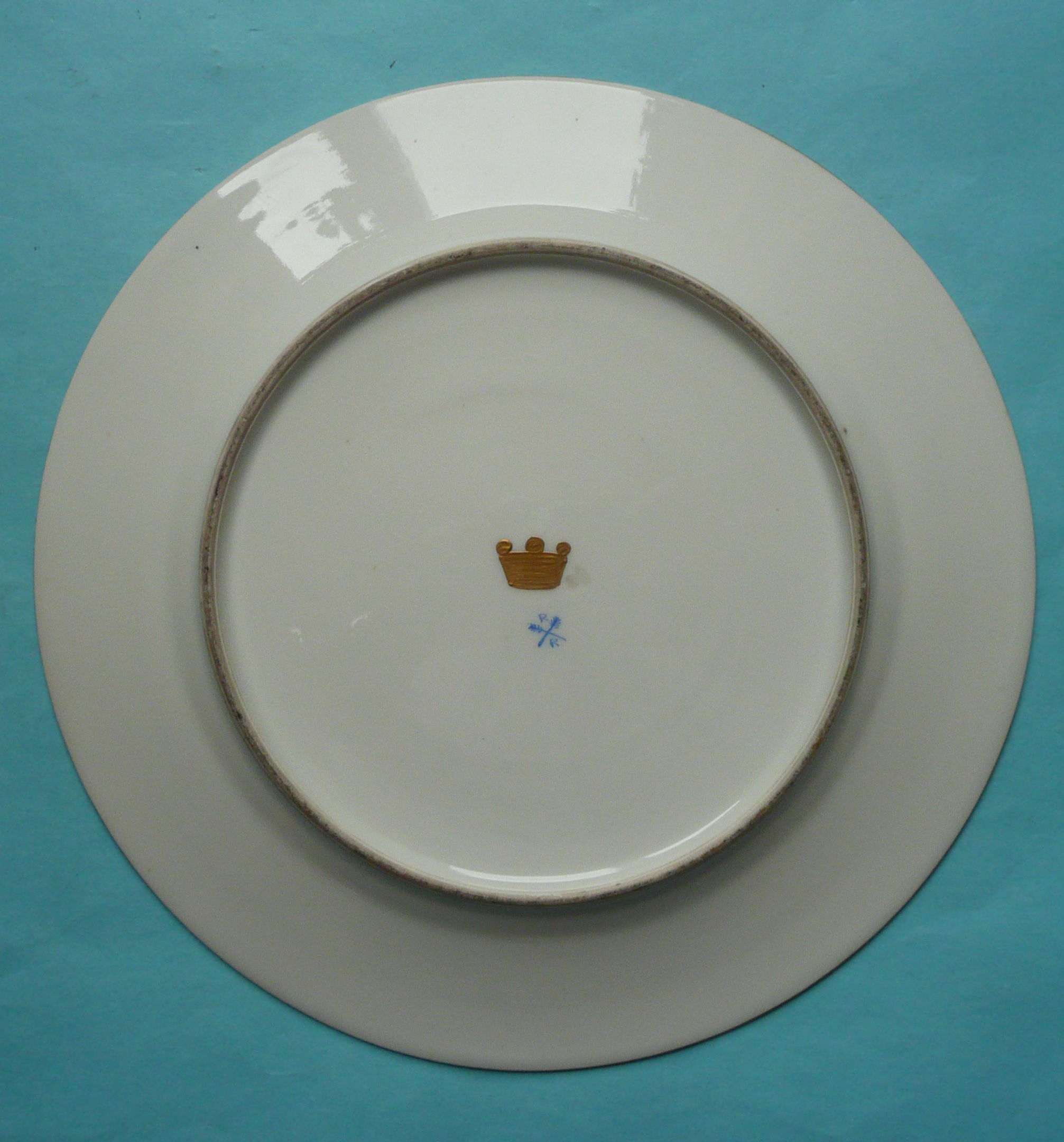 Russia: a mid-20th century hard paste porcelain plate - Image 2 of 2