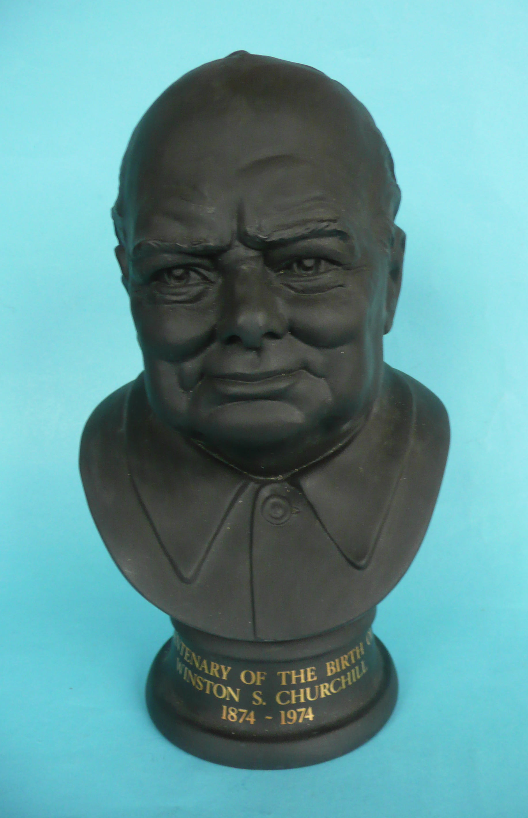1974 Winston Churchill in Memoriam: a large black basalt bust by Royal Doulton, numbered 274 of 750