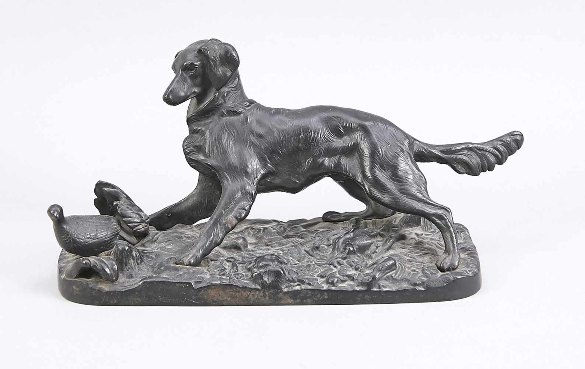 Russian sculptor from the 19th century, hunting dog receding in front of a chicken, black