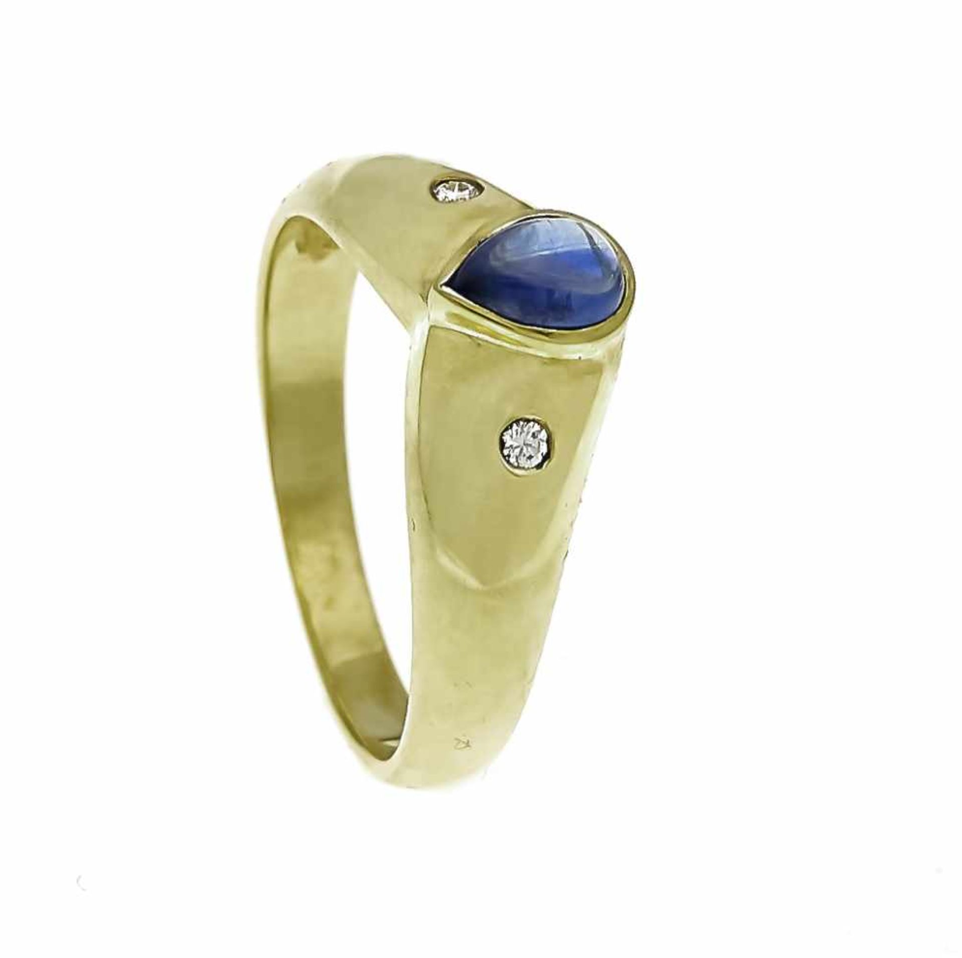 Sapphire-diamond ring GG 585/000 with a teardrop-shaped sapphire cabochon 6 x 4 mm in very