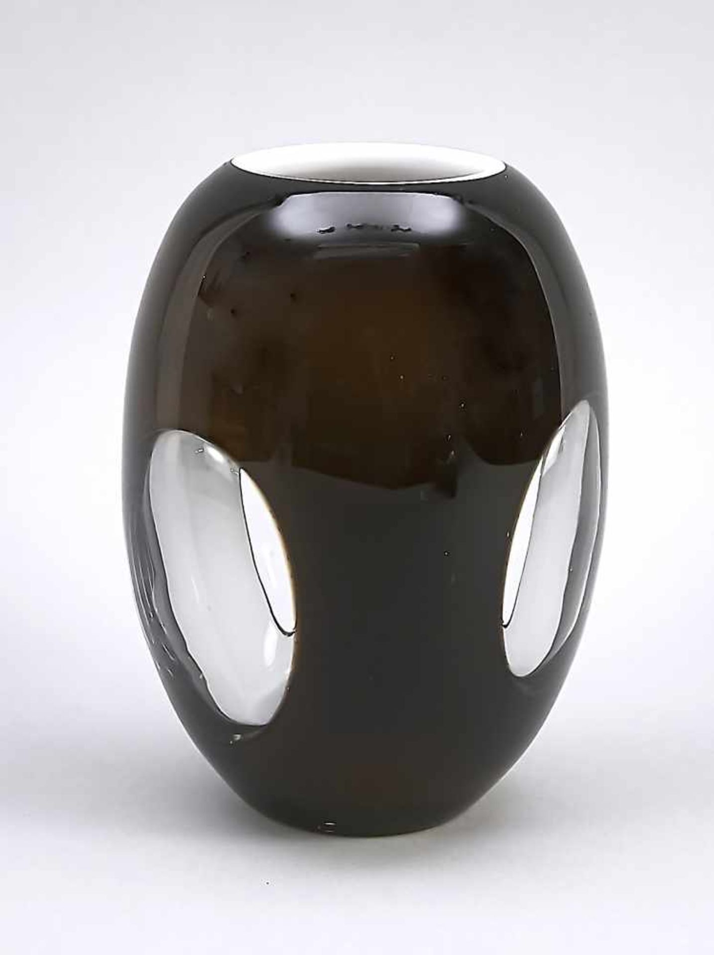 Vase, probably Iittala, Finland, 2nd half of the 20th century, round base, oval body,