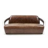 Designer-Sofa, 21. Jh., verchromtes Stahlgestell, braunes Kunstlederpolster, 70 x 180 x 90cm- - -