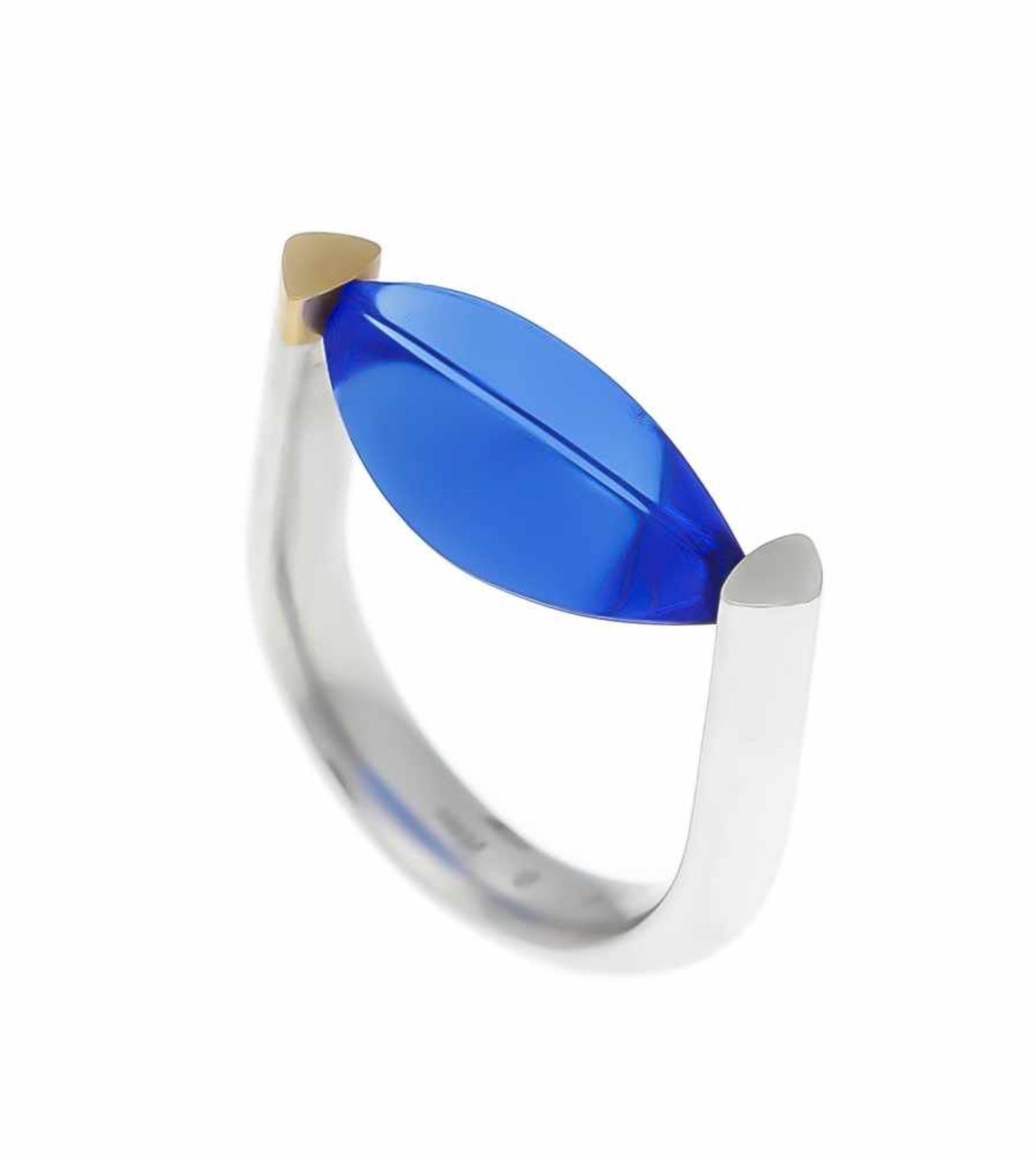 BUNZ clamping ring platinum 950/000 GG 750/000 with a faceted fantasy facet, intense blue