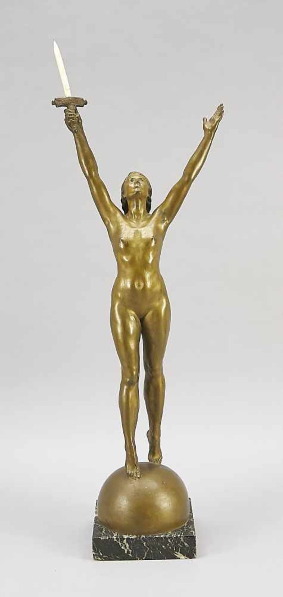 Emile Oscar Guillaume (1867-1942), 'La délivrance', female. Act with sword in victory pose<