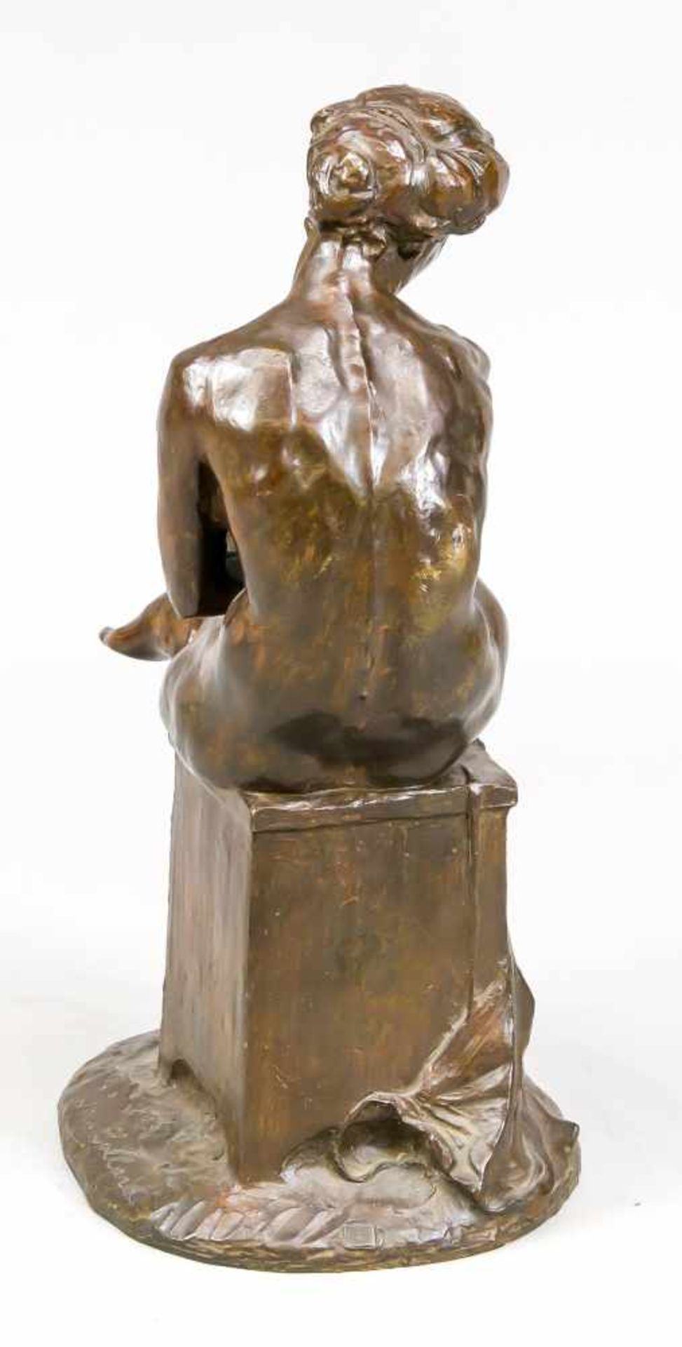 Jean Charles Collard (1881-1951), Belgian sculptor, female nude sitting on a pedestal, - Bild 2 aus 2