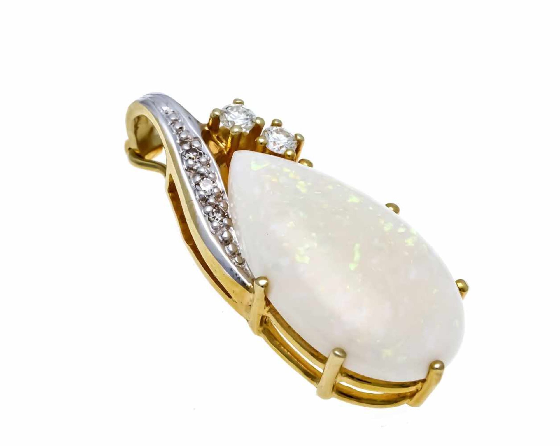 Opal-brilliant clip pendant GG / WG 585/000 with a teardrop-shaped milk opal cabochon 18 x