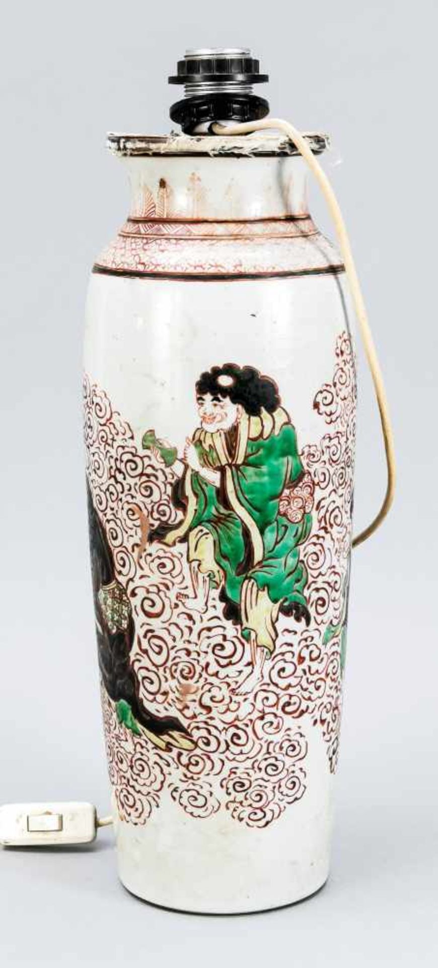 Famille Verte sleeve vase mounted as a lamp base, China, 19th century or earlier. - Bild 2 aus 2