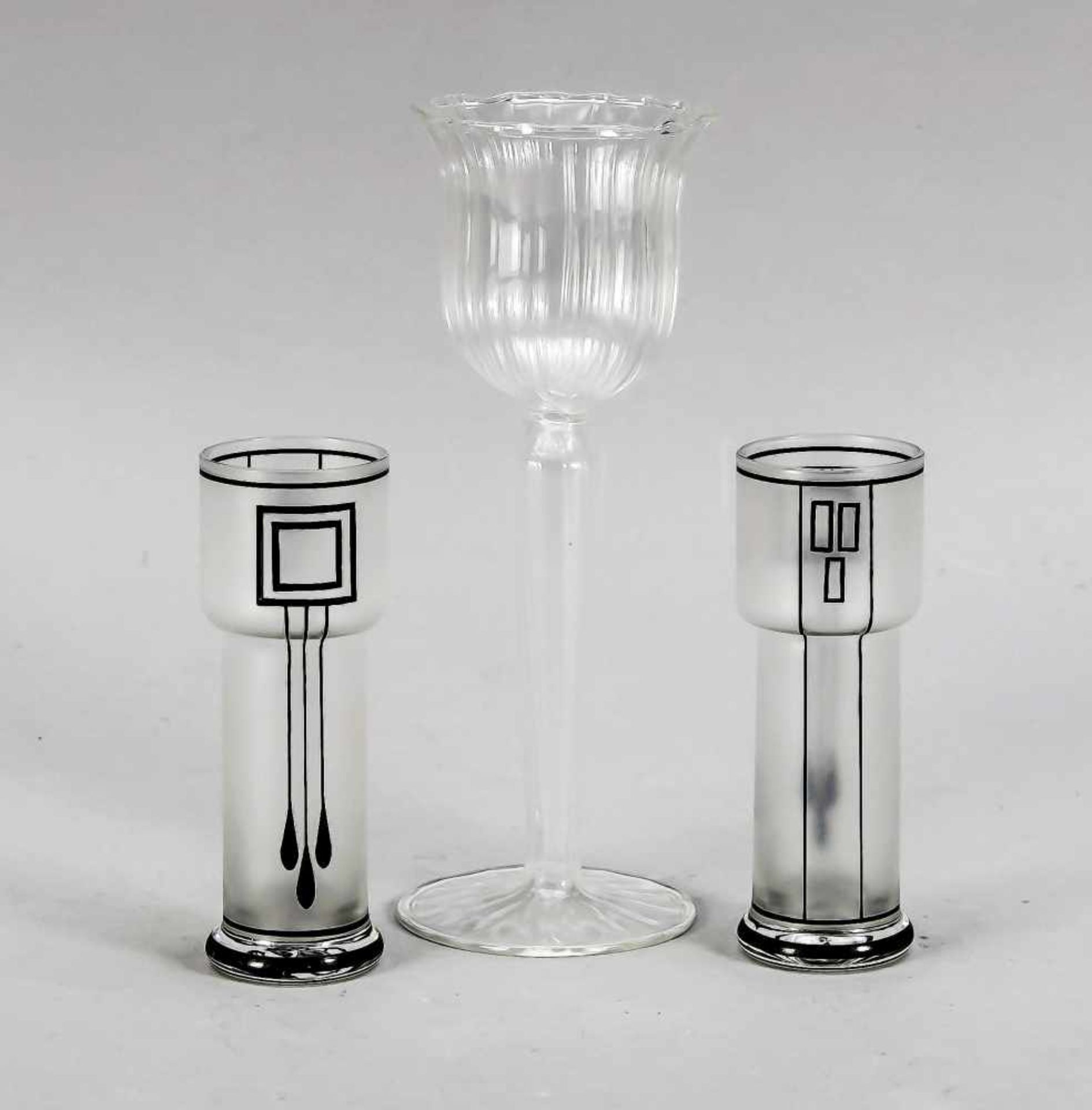 Mixed lot of three pieces, around 1900, pair of vases, round stand, cylindrical shape, in