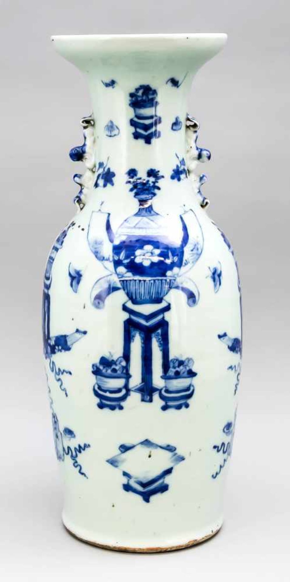 Polvase, China, 19th / 20th Circular decor in cobalt blue with a multi-figure garden scene