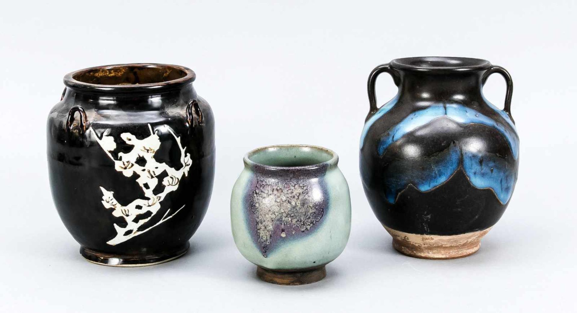 3 parts of ceramics, China, 20th century. 1 x small Jun ware (vase), 1 x handle pot with