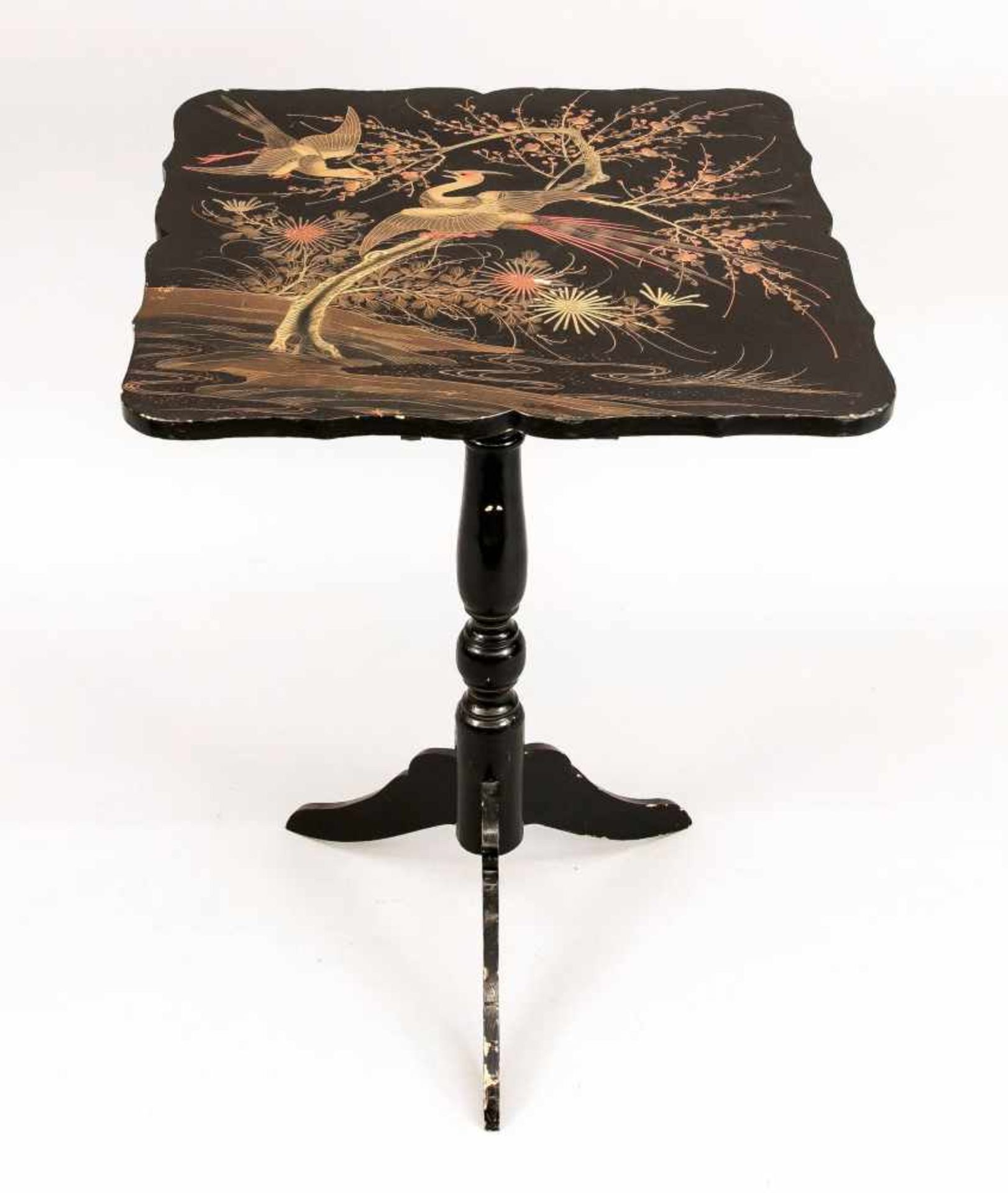 Small export lacquer table, Japan, around 1900. Balustrated shaft on 3 feet, passively - Image 2 of 2