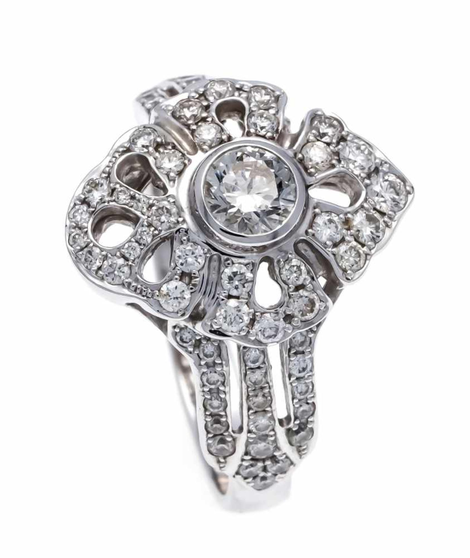 Brilliant ring WG 585/000 with a brilliant 0.36 ct and diamonds, total 0.34 ct, total 0.70