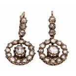 Diamond earrings GG 750/000 with diamond roses 6 - 3 mm, L. 32 mm, 5.6 gDiamant-Ohrringe GG 750/