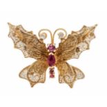 Ruby-diamond pendant butterfly GG 900/000 unmarked, expertized, with 3 round and an ovalfaced ruby 5