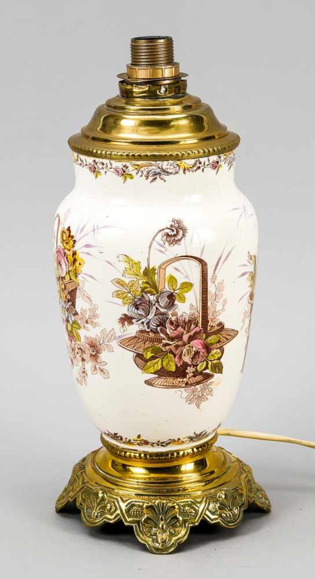 Lampe mit Vasenfuß, 19./20. Jh., Vase mit polychromem Umdruckdekor, Sockel und Fassung