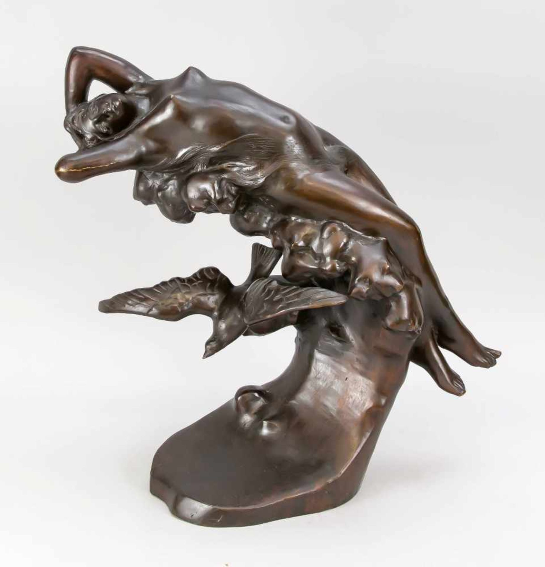 Eduardo Rossi (1867-1926), ital. Bildhauer des Jugendstil, große Bronzegruppe einernackten Nymphe