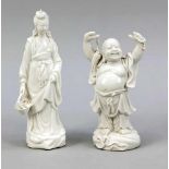2 Blanc de Chine-Figuren, China, 20. Jh. 1 x Hotei mit erhobenen Armen, H. 13 cm. 1 xFrauengestalt