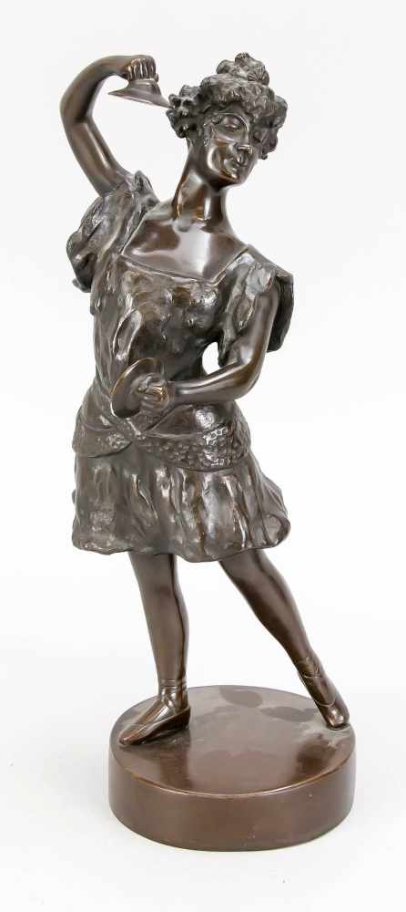 Anonymer Bildhauer um 1920, tanzende junge Frau mit Zimbeln, dunkelbraun patinierte Bronzeüber