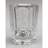 Vase, Schweden, 20. Jh., Kosta Boda, 6-eckiger Stand, kurzer Schaft, kantiger Korpus,klares Glas mit