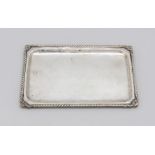 Rechteckiges Tablett, um 1900, Silber 800/000, gemuldete Form, Kordelrandverzierung, Eckenmit