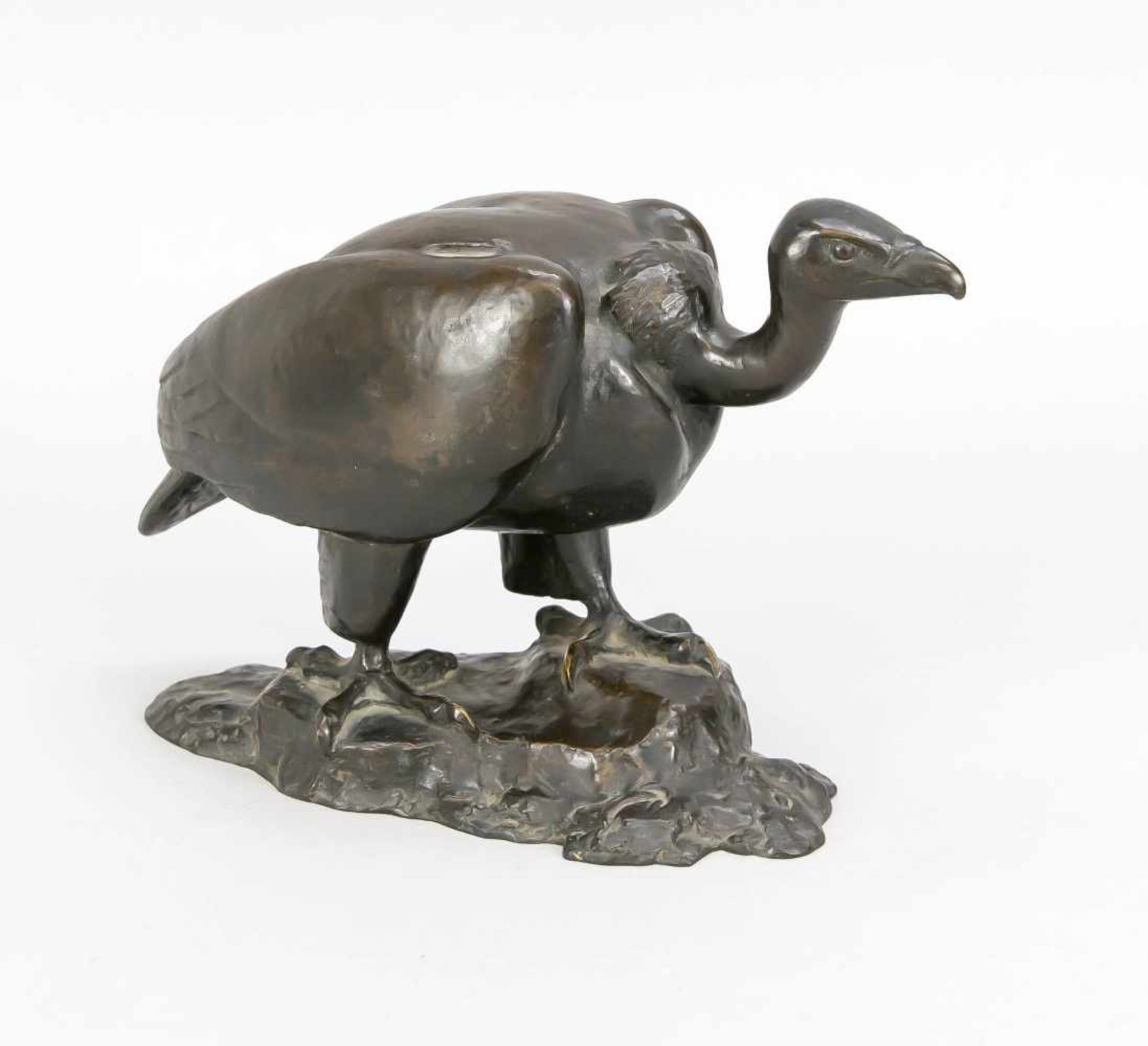 Alf Trier-Hansen (1898-1947) (attrib.), sitzender Geier, patinierte Bronze aufTerrainplinthe,