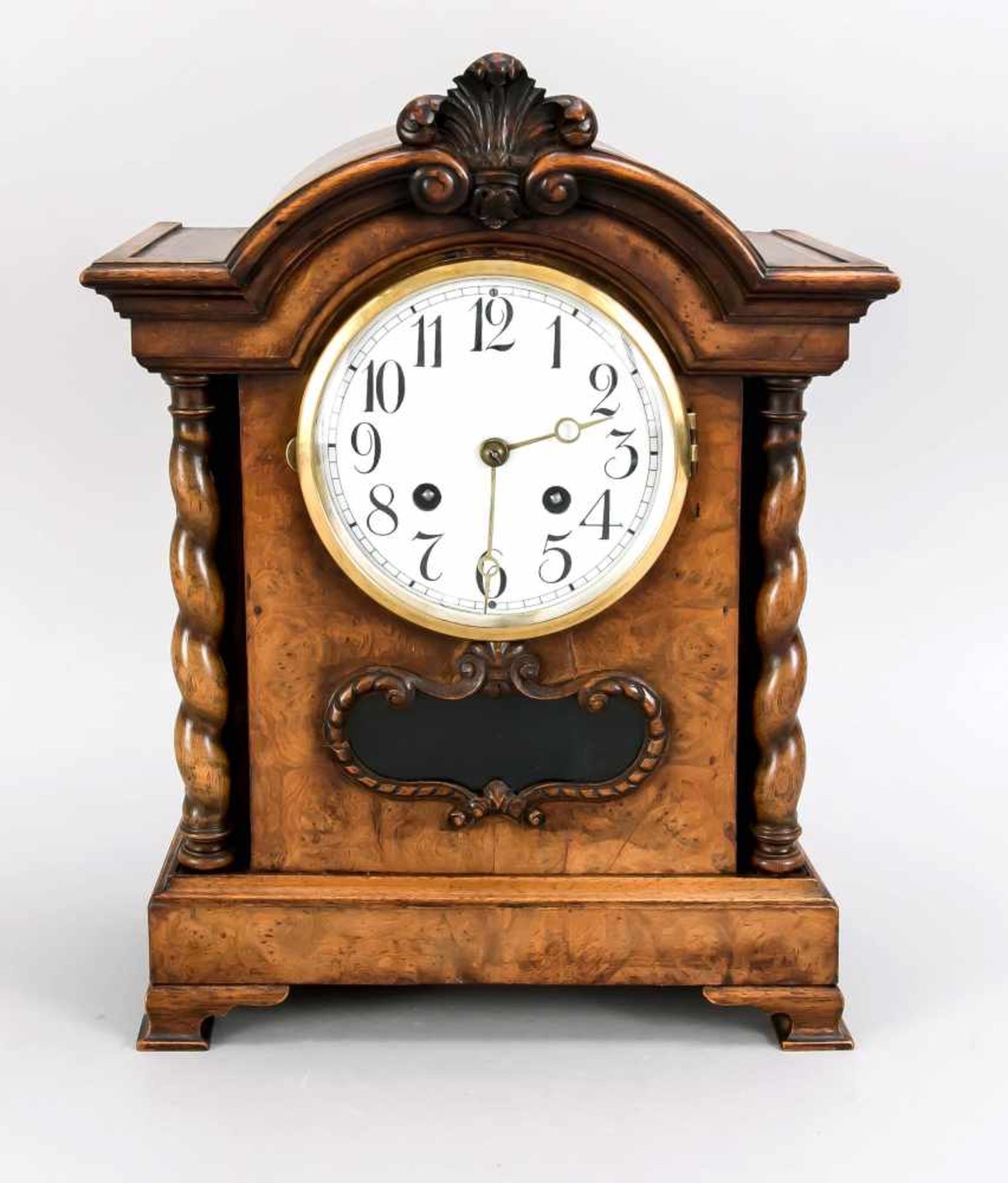 Tischuhr um 1890, E. Howard Watch and Clock Co. Boston USA, Nussbaumwurzelholz mitgewendelten