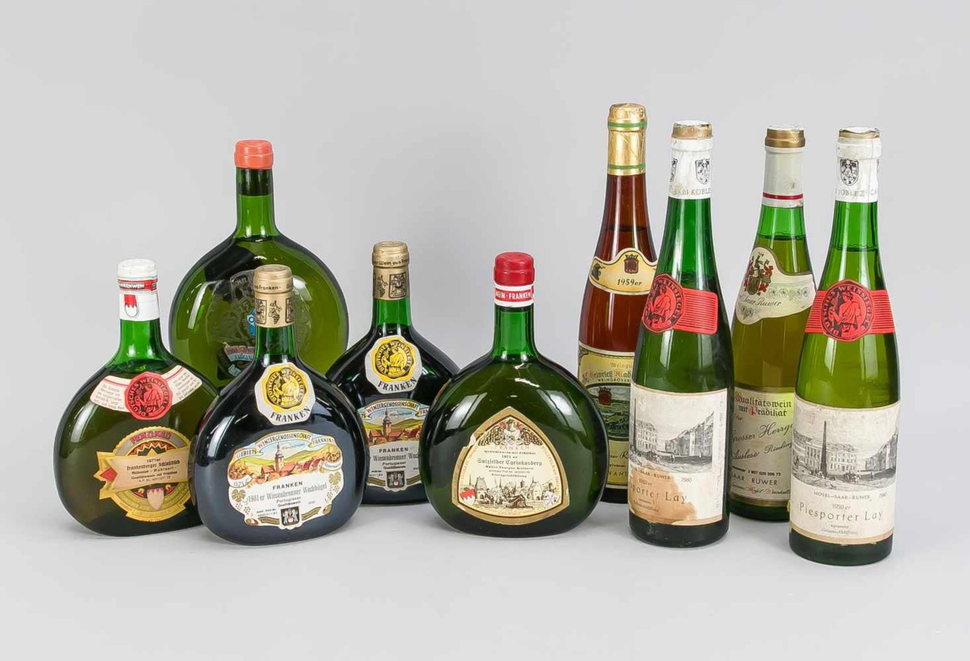 9 Flaschen Weißwein: 2x 1959 MSR Piesporter Lay, 1x 1959 Nahe Rüdesheimer RosengartenRiesling, 1x