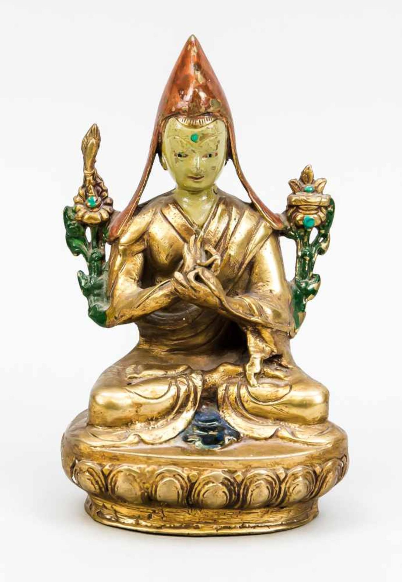 Tsongkhapa, China/Tibet, 19. Jh., Bronze, vergoldet und polychrom lackiert. Im Padmasanaauf