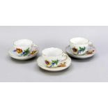 Drei Kaffeetassen mit UT, Meissen, Marken nach 1934, 2. W., Form Neuer Ausschnitt,polychrome