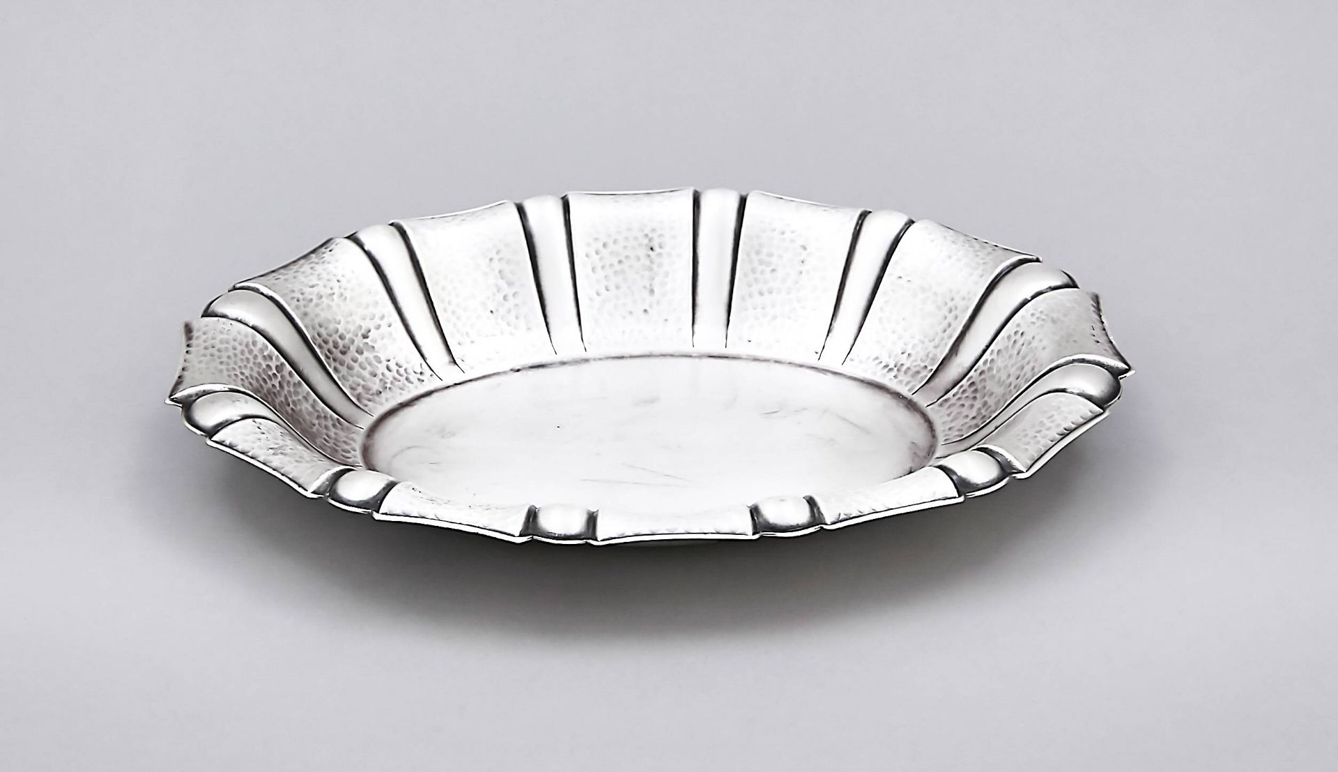 Ovale Art Déco Schale, um 1930, Silber 800/000, glatter Spiegel, passig geschweifter Randmit