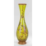Jugendstil-Vase, Frankreich (?), um 1900, runder Stand, bauchiger geschweifter Korpus,klares Glas