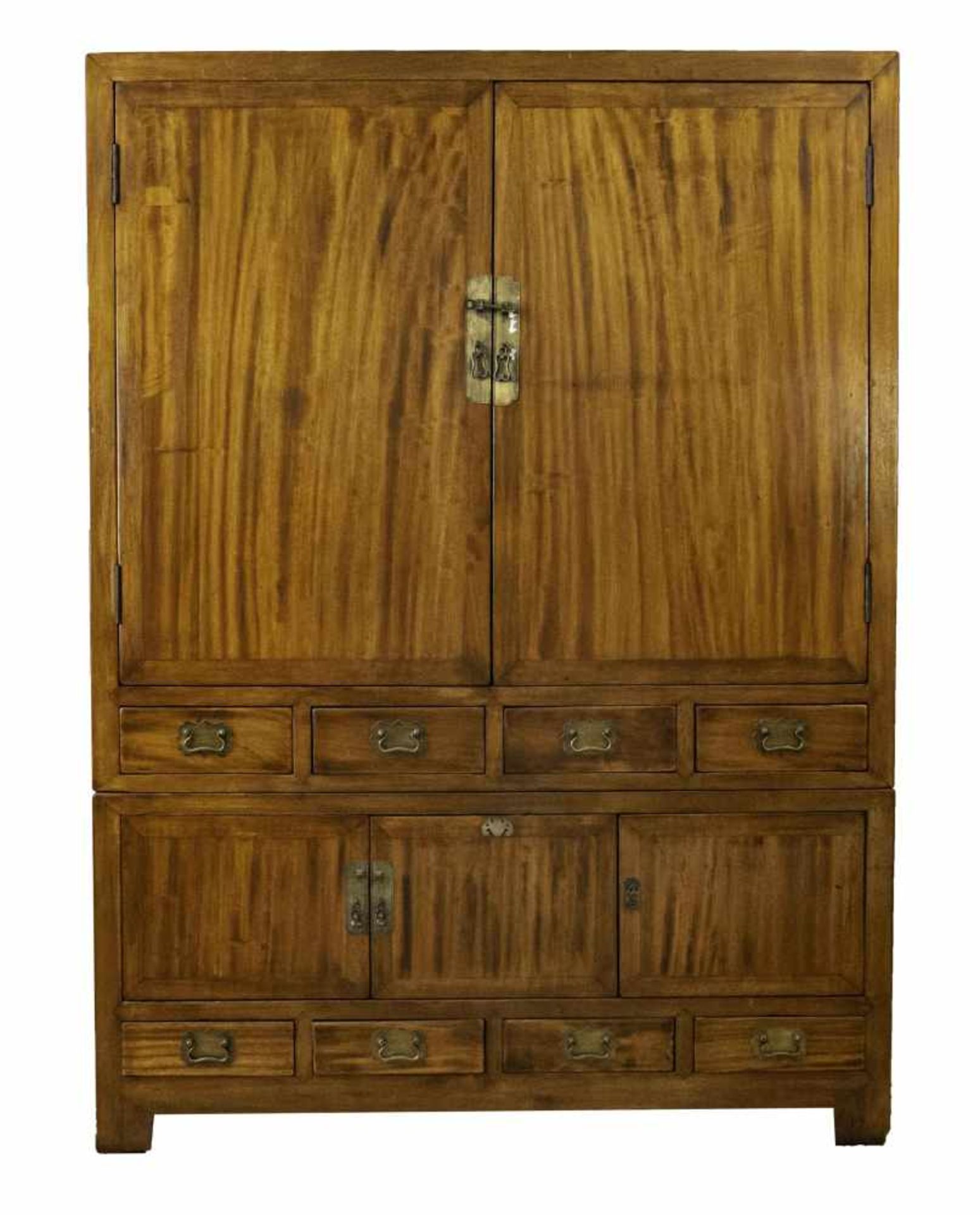 Kabinettschrank, Asien um 1910, Kampferholz, Korpus mit fünf Türen und acht Schubladen,192 x 143 x
