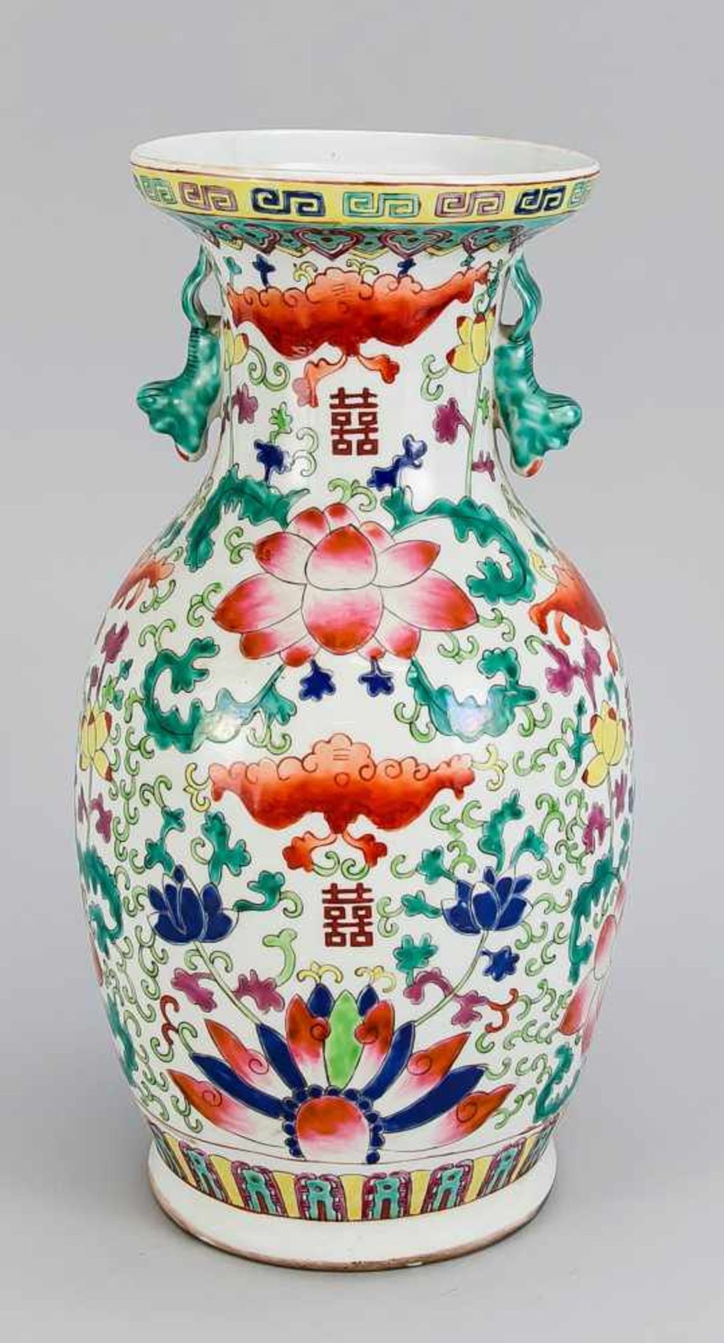 Vase, China, 20. Jh., Exportporzellan, mit seitlichen Henkeln in Form von Fo-Hunden,polychromer