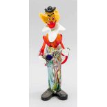 Stehender Clown mit Geige, Italien, 20. Jh., Murano, klares und farbiges Glas, tlw. mitpolychromen