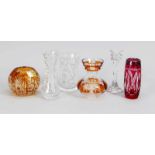 Sechs Vasen, 2. H. 20. Jh., unterschiedliche Formen und Größen, jeweils klares Glas mitSchliffdekor,