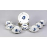 Sechs Gedecke, 19-tlg., Meissen, Marke nach 1934, 1. u. 2. W., glatte Form, Dekor Blaue