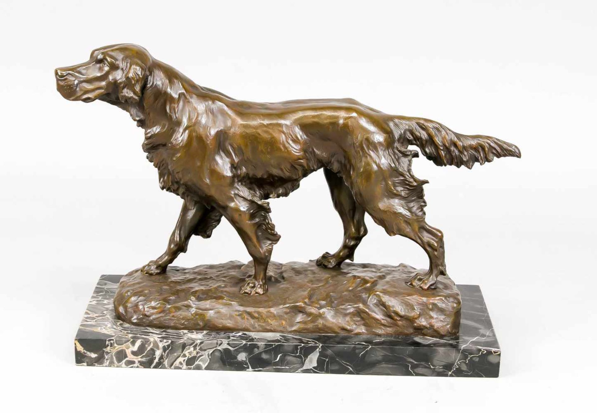 Thomas François Cartier (1879-1943), große Skulptur eines Jagdhundes, braun patinierte