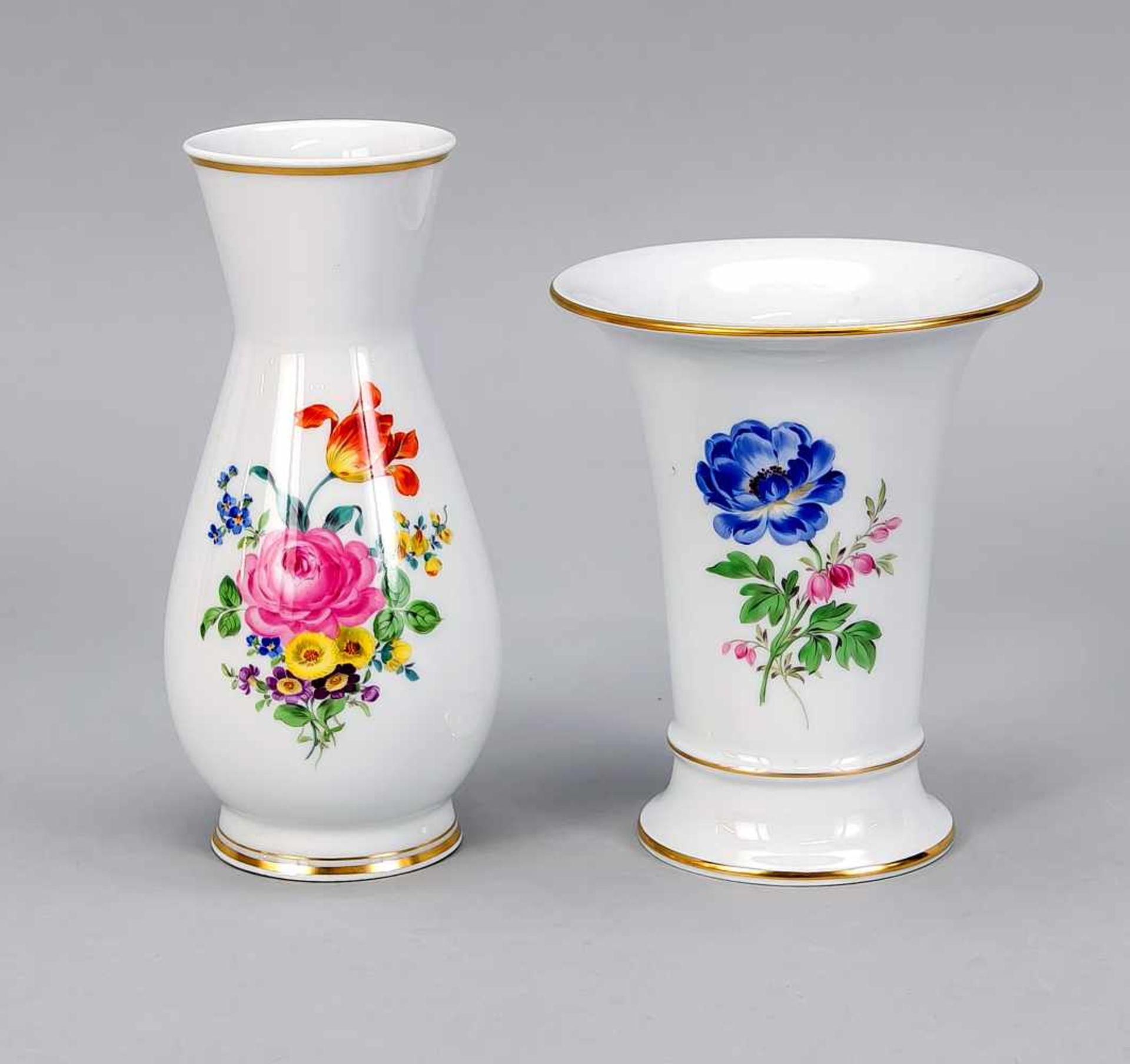 Zwei Vasen, Meissen, 1970er Jahre, 2. W., Trompetenvase, H. 13,5 cm, Balustervase, H.