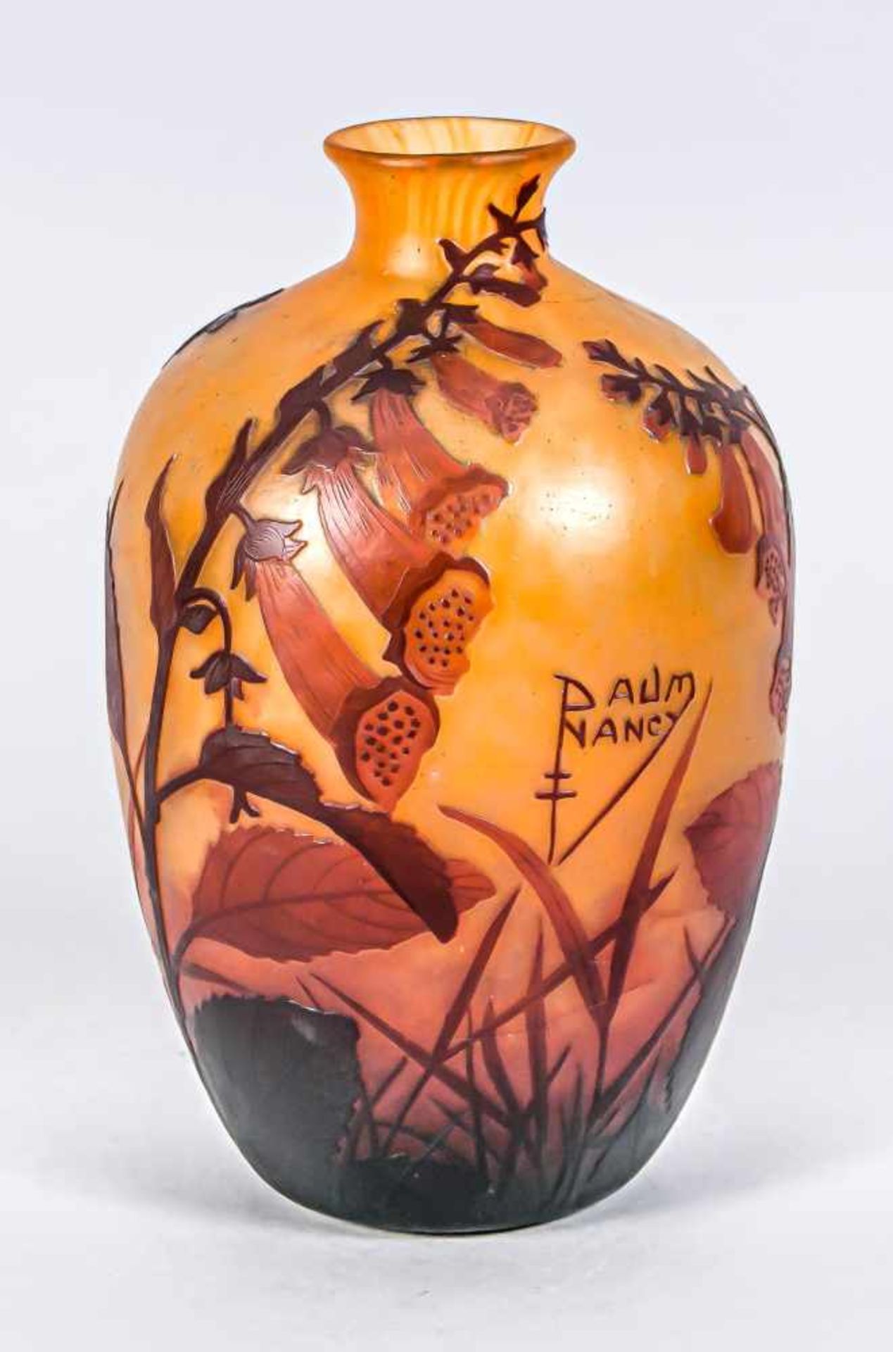 Vase, 20. Jh., in der Art von Daum Nancy, runder Stand, ovoider Korpus, schlanker Hals mit