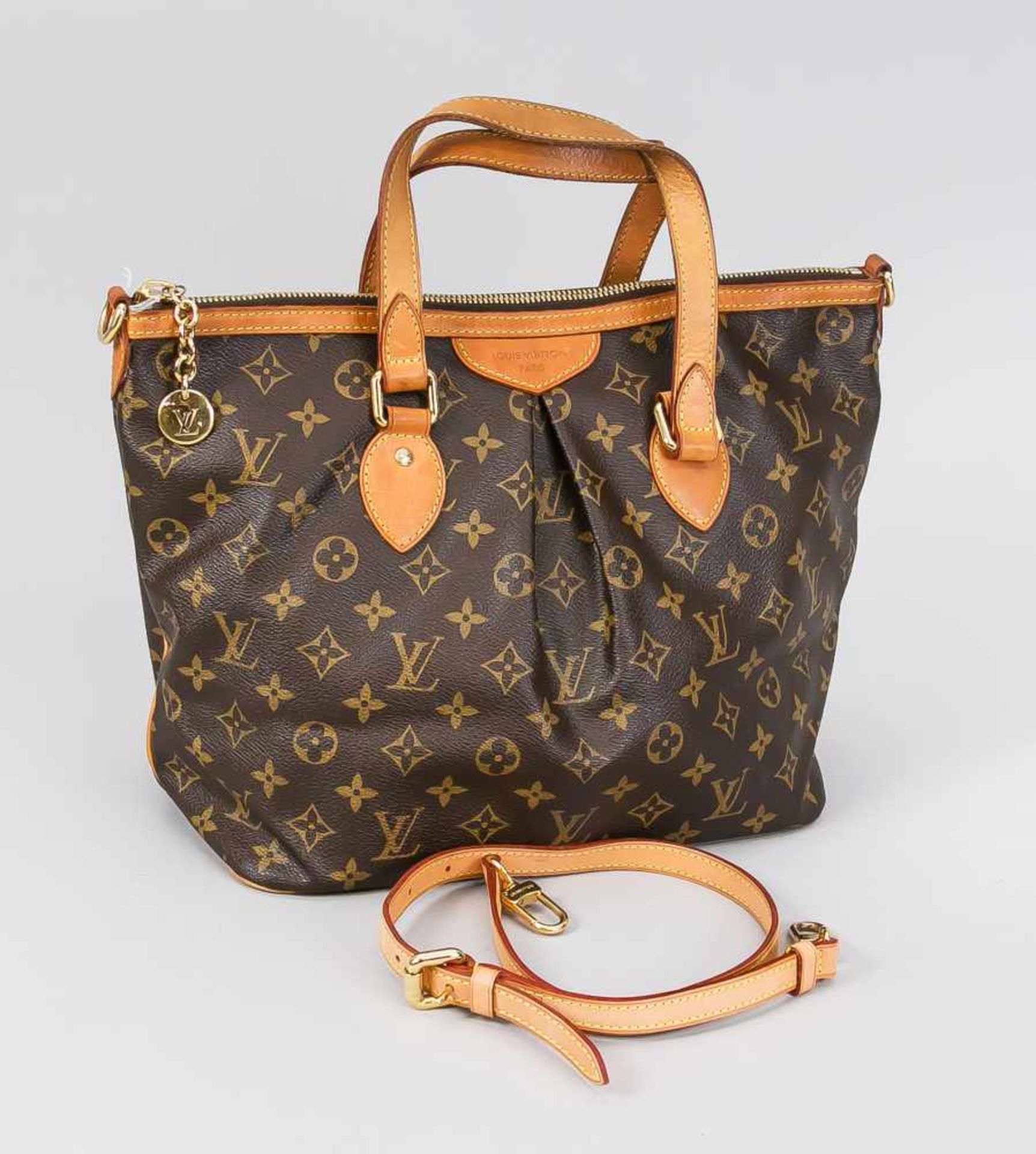 Louis Vuitton Tasche, 20./21. Jh., Monogram Canvas, Reißverschluss, Leder Trageschlaufen,