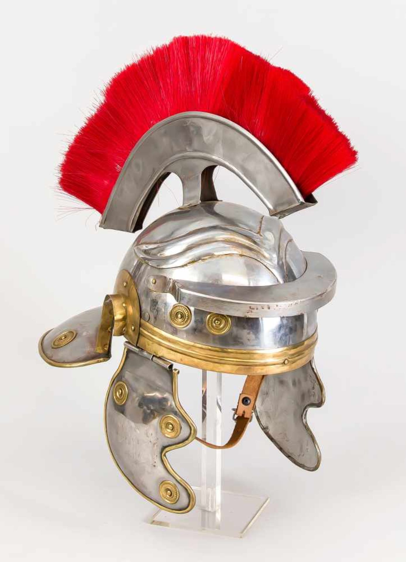 Helm eines römischen Legionärs?, Replika. Eisen und Messing, Roter Irokese. Innen Leder,