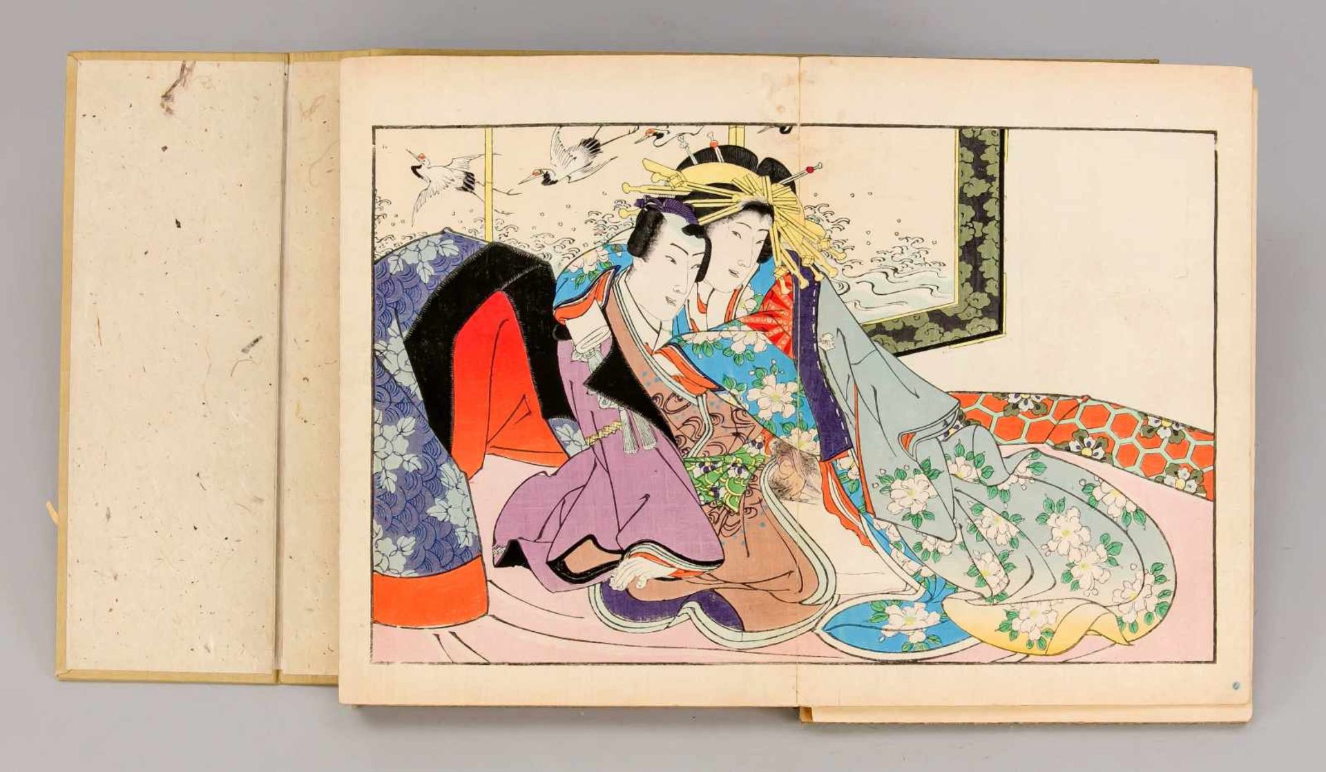 Shunga-Leporello, Japan, 19. Jh. In Brokatumschlag und Pappe gebundenes Leporello mit