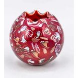 Vase, Italien, 2. H. 20. Jh., Murano, Kugelform, rote Glas mit polychromem Einschmelzungen